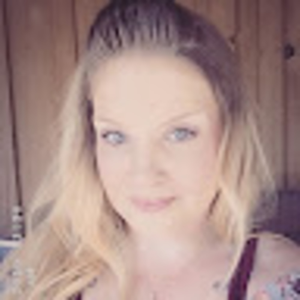 Meet your Posher, Alyson